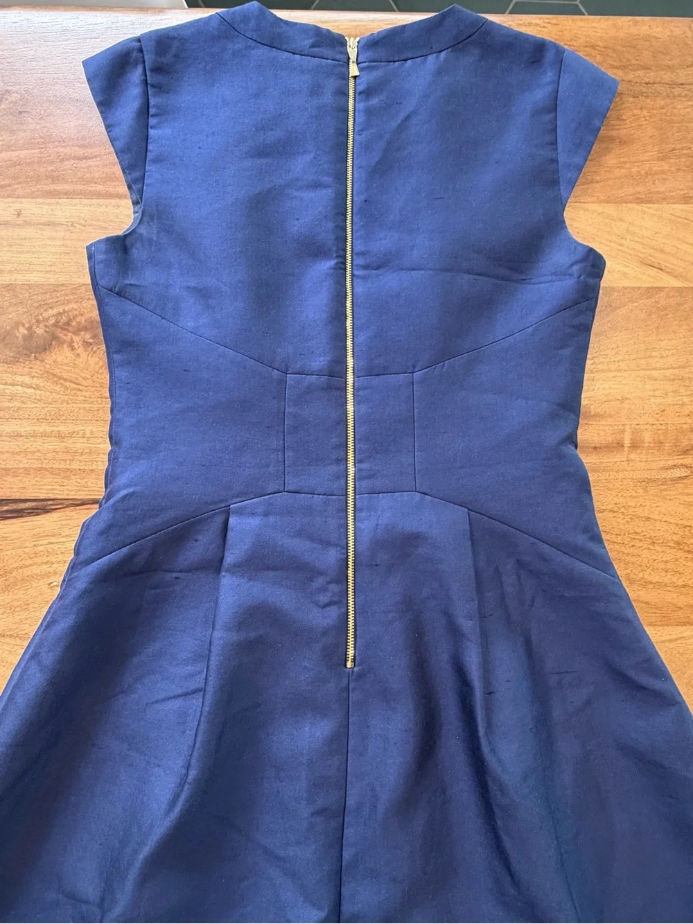 kate spade Silk ‘Vail’ Dress w/ Pleats and Cap Sleeve in Navy Size 6